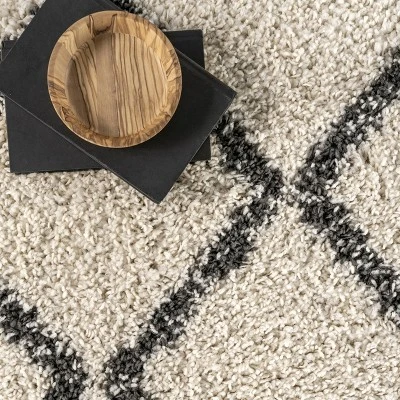 NuLOOM Michelle Diamond Trellis Tassel Area Rug 5 NuLOOM Michelle Diamond Trellis Tassel Area Rug - Image 5