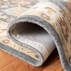 Classic CL934 Hand Tufted Area Rug - Safavieh -Home Decor Series Store GUEST 42faa51d fc82 484d b6a5 3b46ce01f9ee