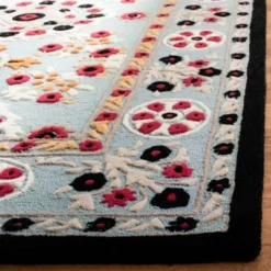 Joann Medallion Tufted Accent Rug - Safavieh