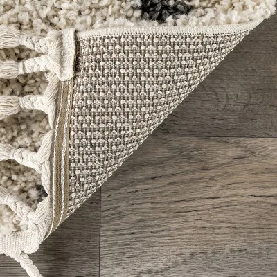 NuLOOM Michelle Diamond Trellis Tassel Area Rug 6 NuLOOM Michelle Diamond Trellis Tassel Area Rug - Image 6