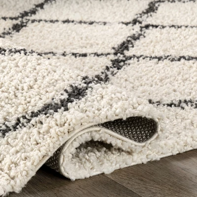 NuLOOM Michelle Diamond Trellis Tassel Area Rug 3 NuLOOM Michelle Diamond Trellis Tassel Area Rug - Image 3