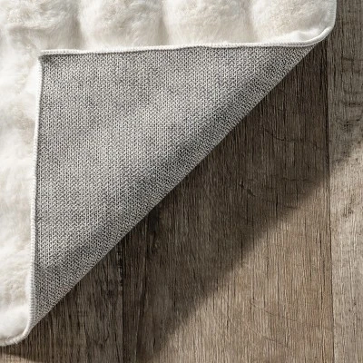 NuLOOM Jeni Solid Faux Rabbit Machine Washable Area Rug 6 NuLOOM Jeni Solid Faux Rabbit Machine Washable Area Rug - Image 6