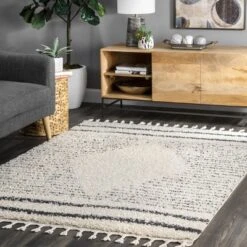 NuLOOM Kiera Moroccan Diamond Tassel Area Rug